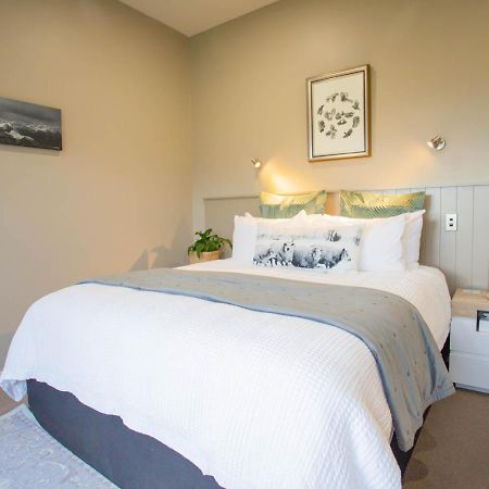 Dunluce Boutique B&B テアナウ エクステリア 写真