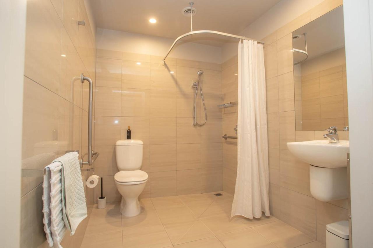 Dunluce Boutique B&B テアナウ エクステリア 写真